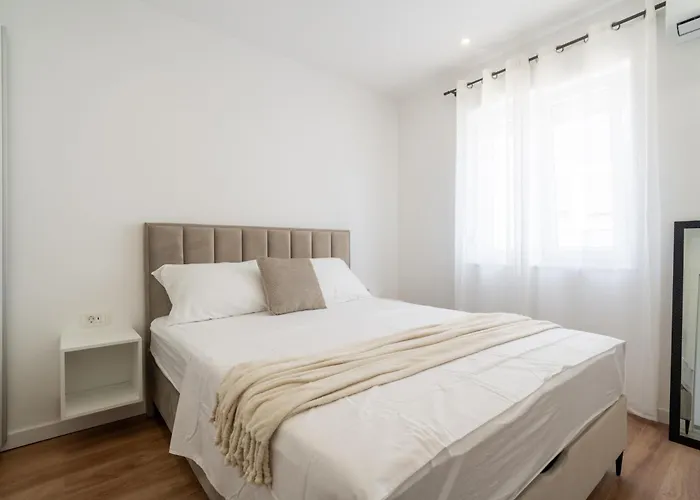 Marina Heights זאדאר