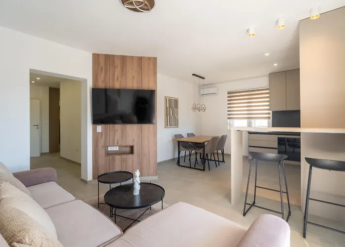 Marina Heights זאדאר