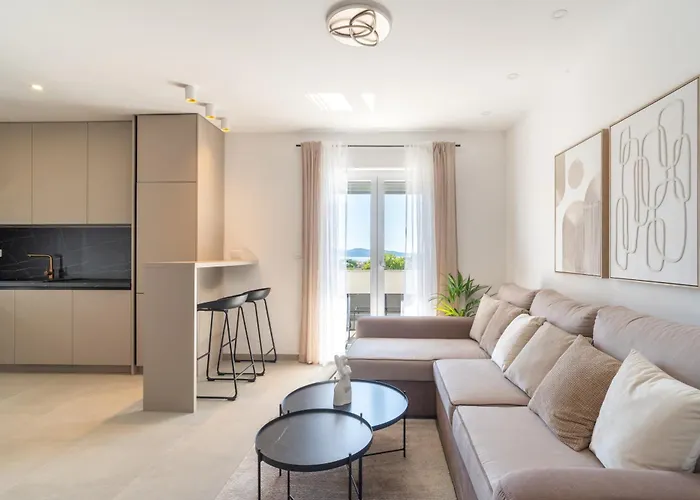 Marina Heights זאדאר