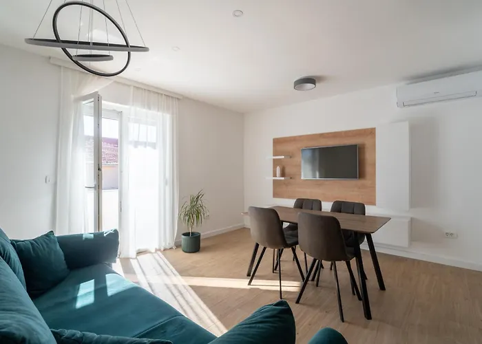 Marina Heights זאדאר