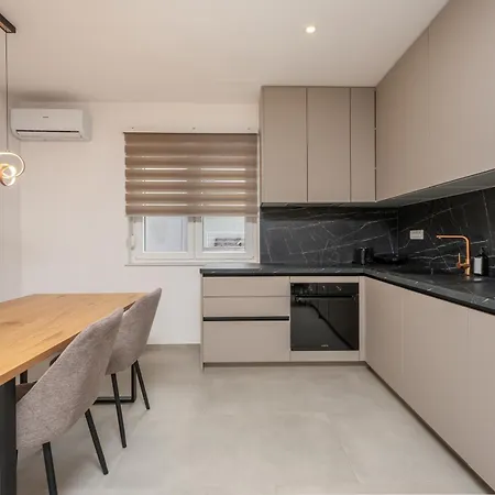 Marina Heights Appartamento Zara